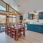 Private Cottage-Style Getaway In Pocono Mountains!