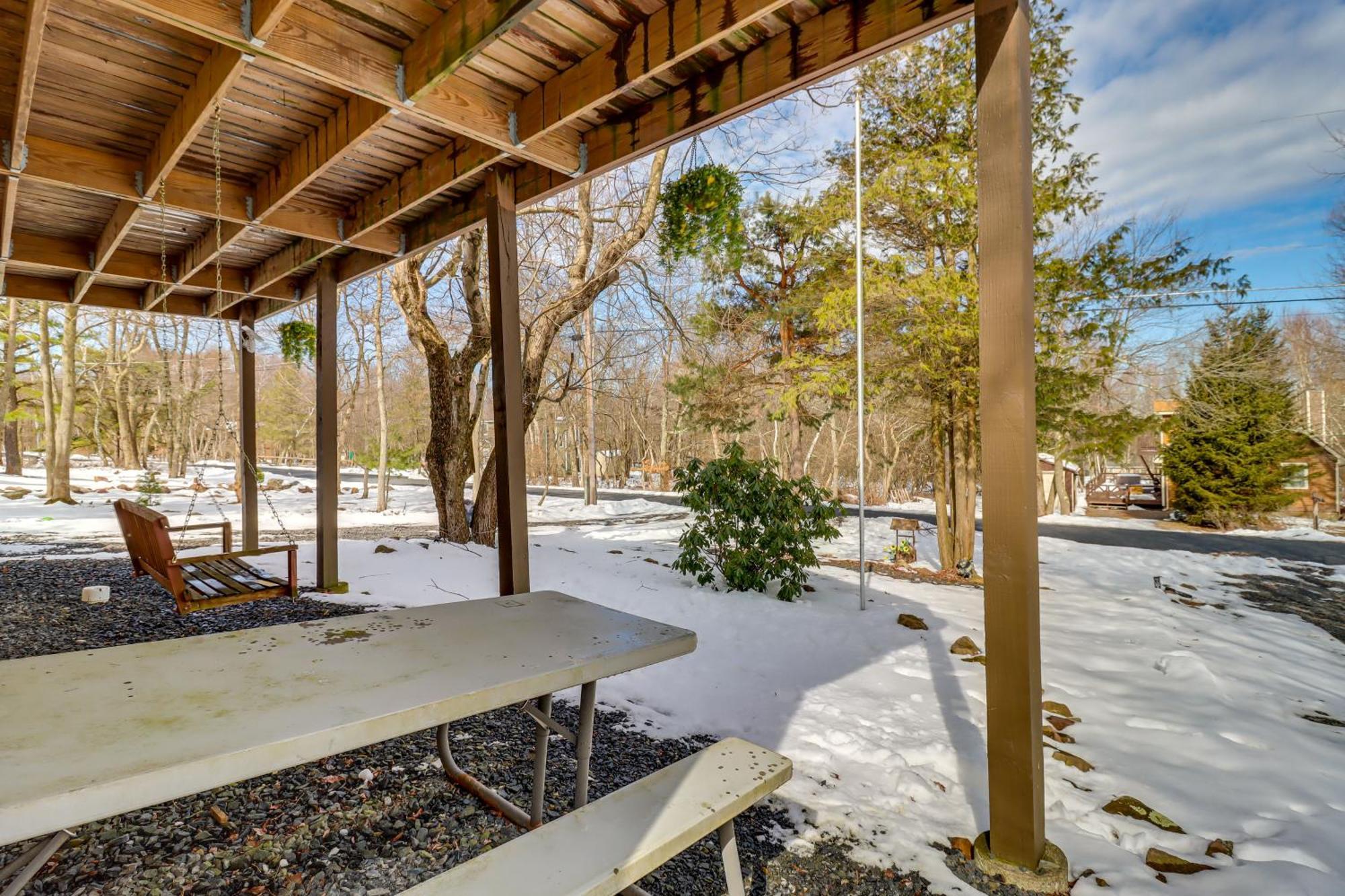 Private Cottage-style Getaway In Pocono Mountains!